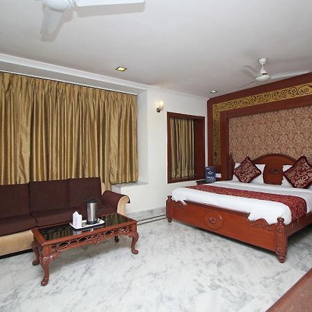 Oyo 5915 Hotel Swagath นิวเดลี ภายนอก รูปภาพ
