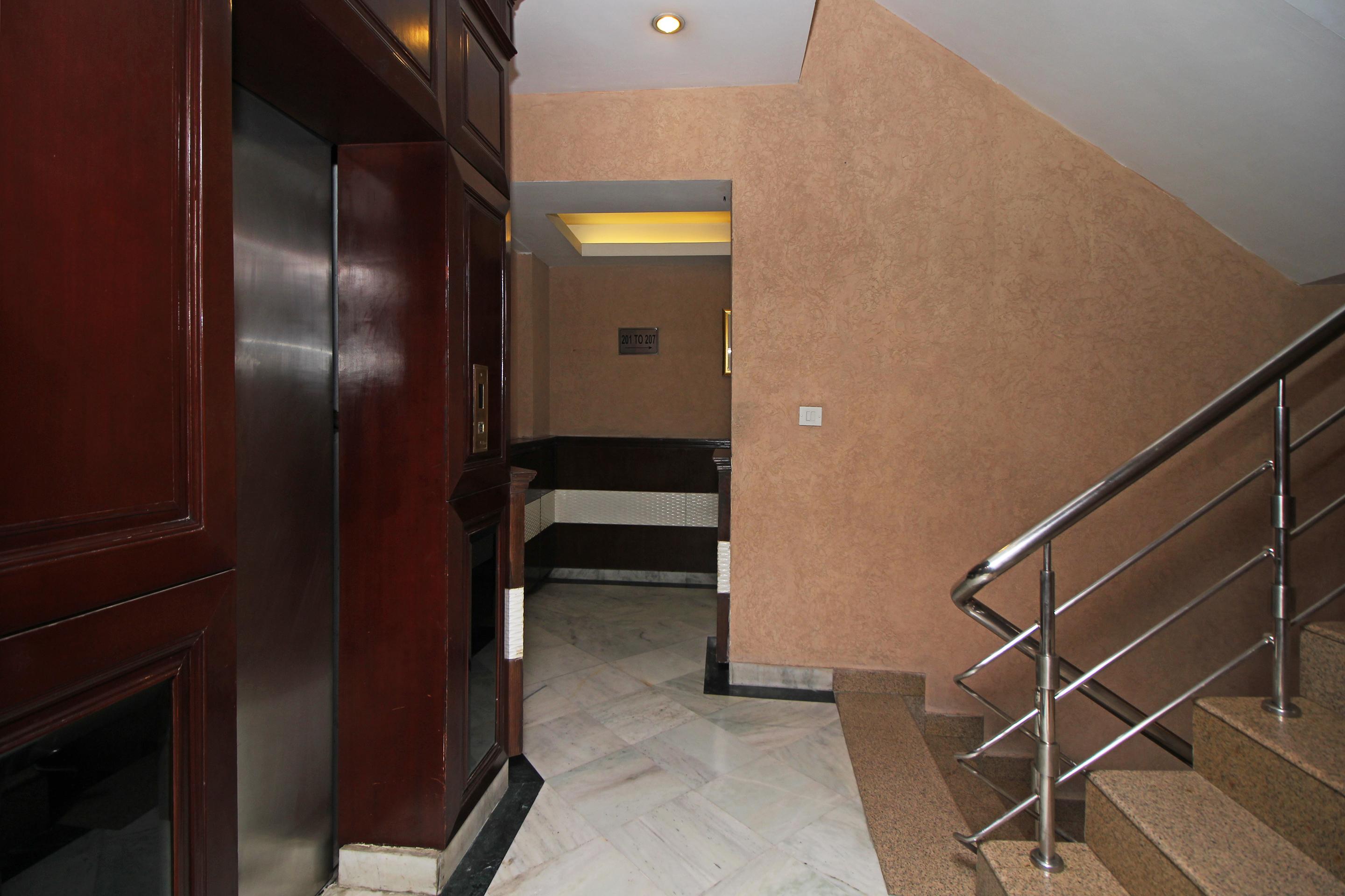 Oyo 5915 Hotel Swagath นิวเดลี ภายนอก รูปภาพ